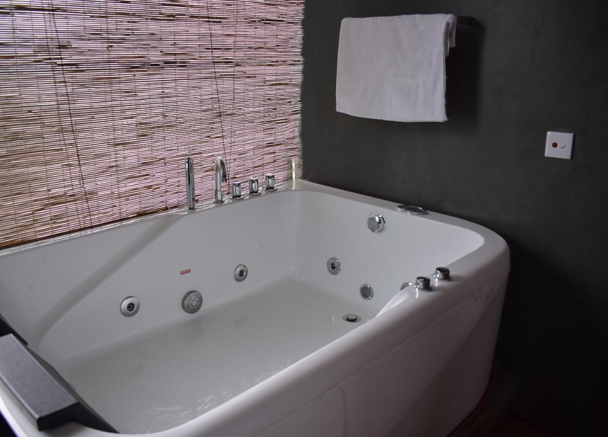 Newbury Villa Нувара Елия Екстериор снимка