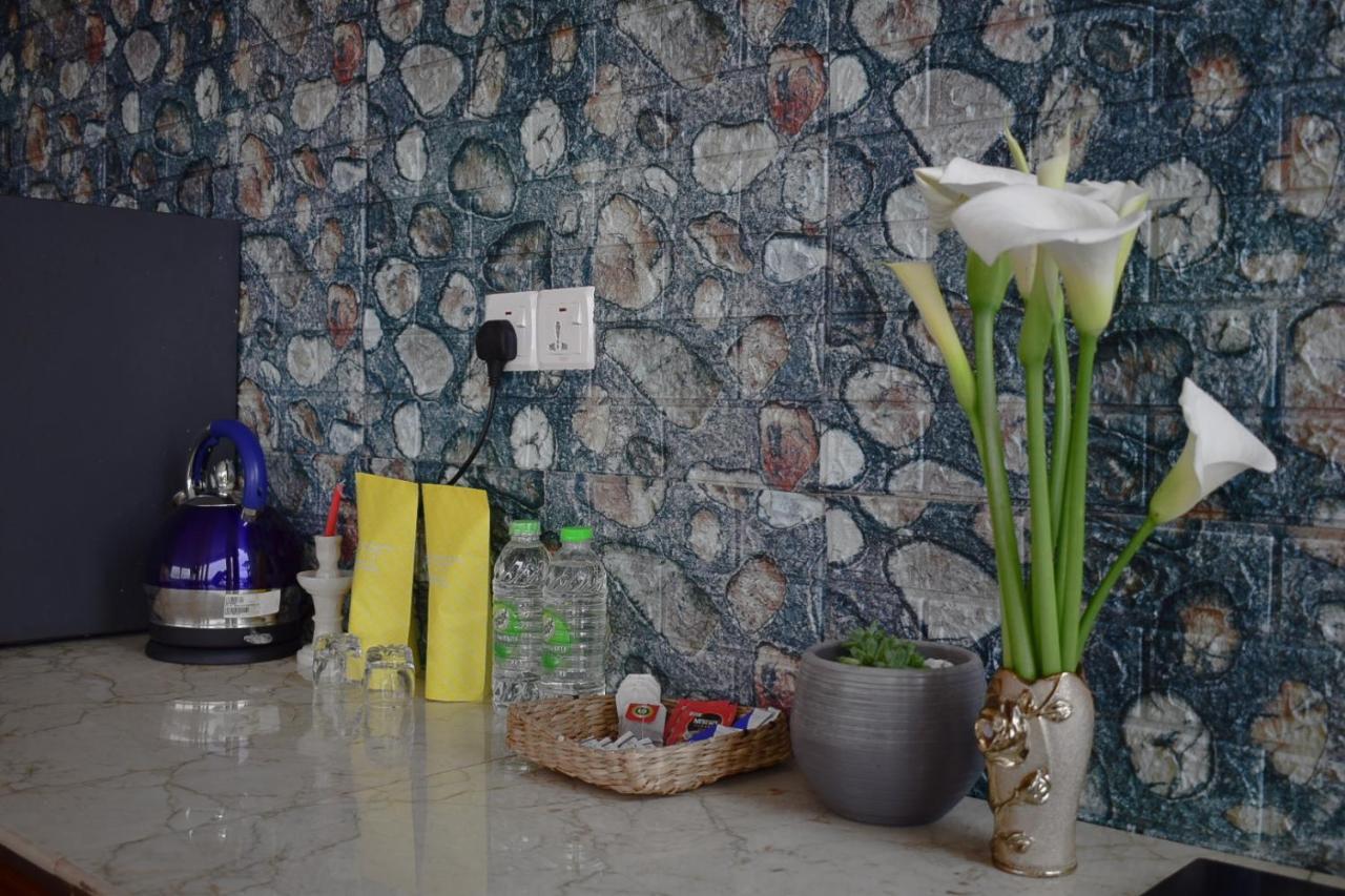 Newbury Villa Нувара Елия Екстериор снимка